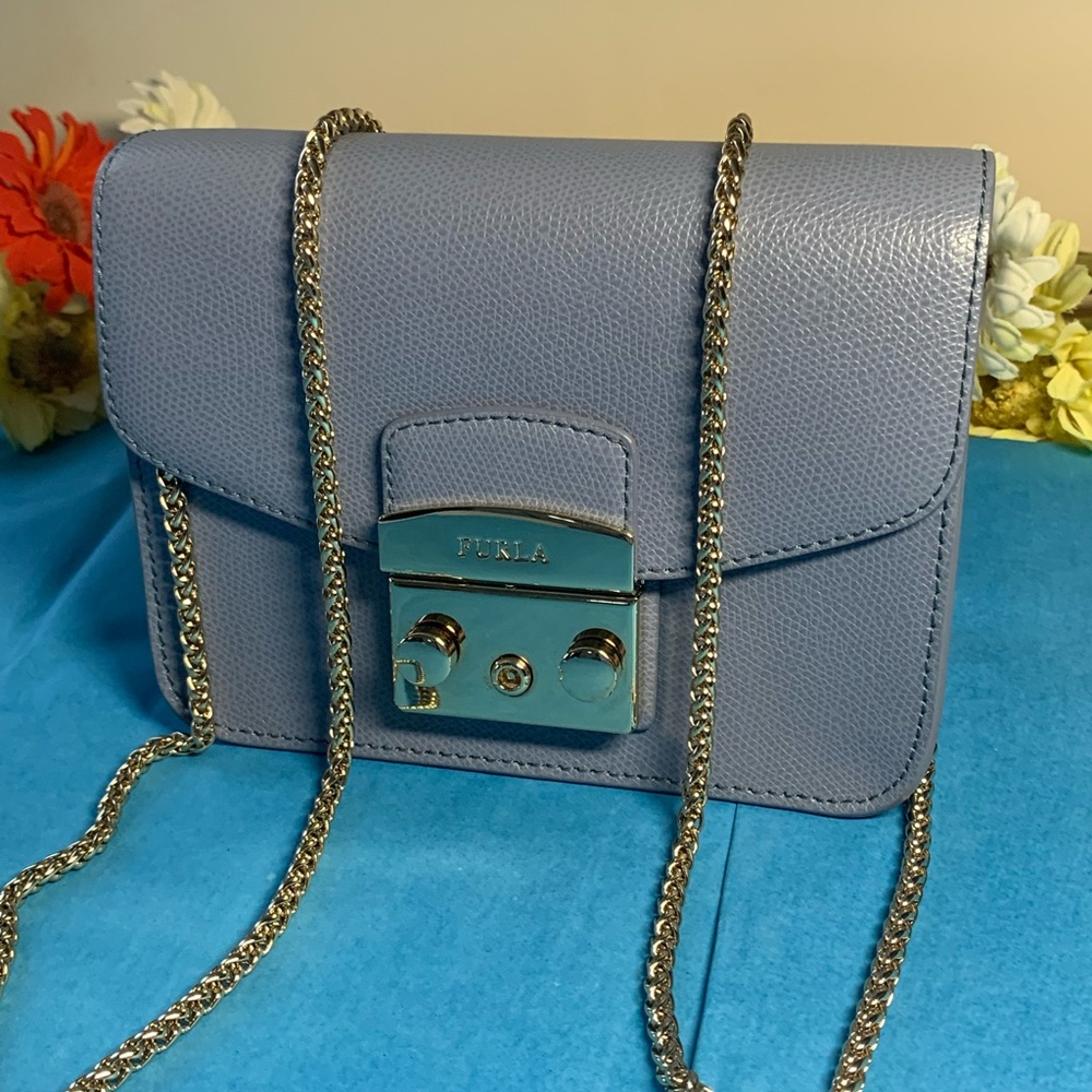Pre Owned Authentic Furla Lavender Mini Crossbody Bag with Chain Strap - Picture 3 of 17